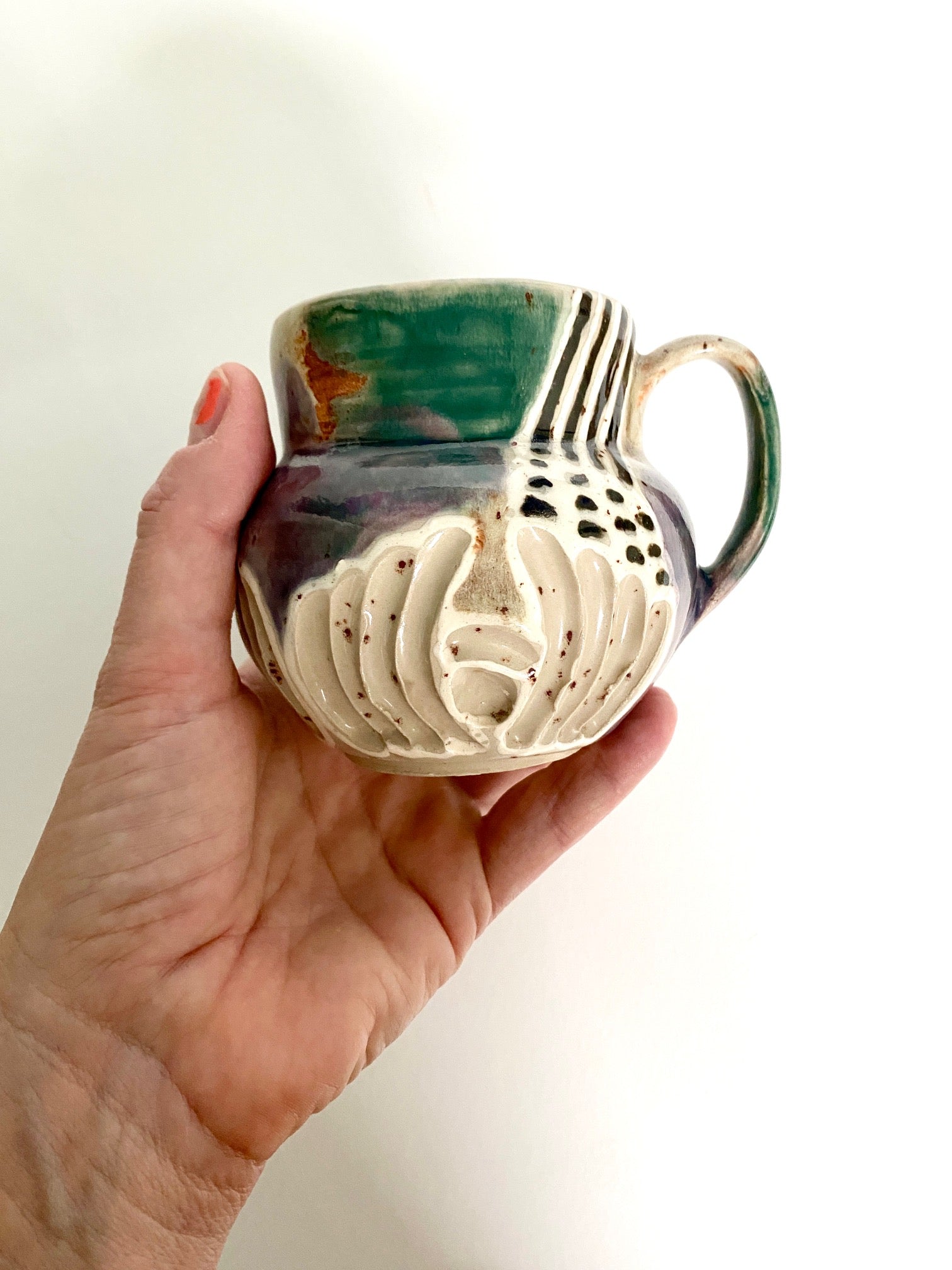 Tasse lila / dunkelgrün / weiß /schwarz / cognac