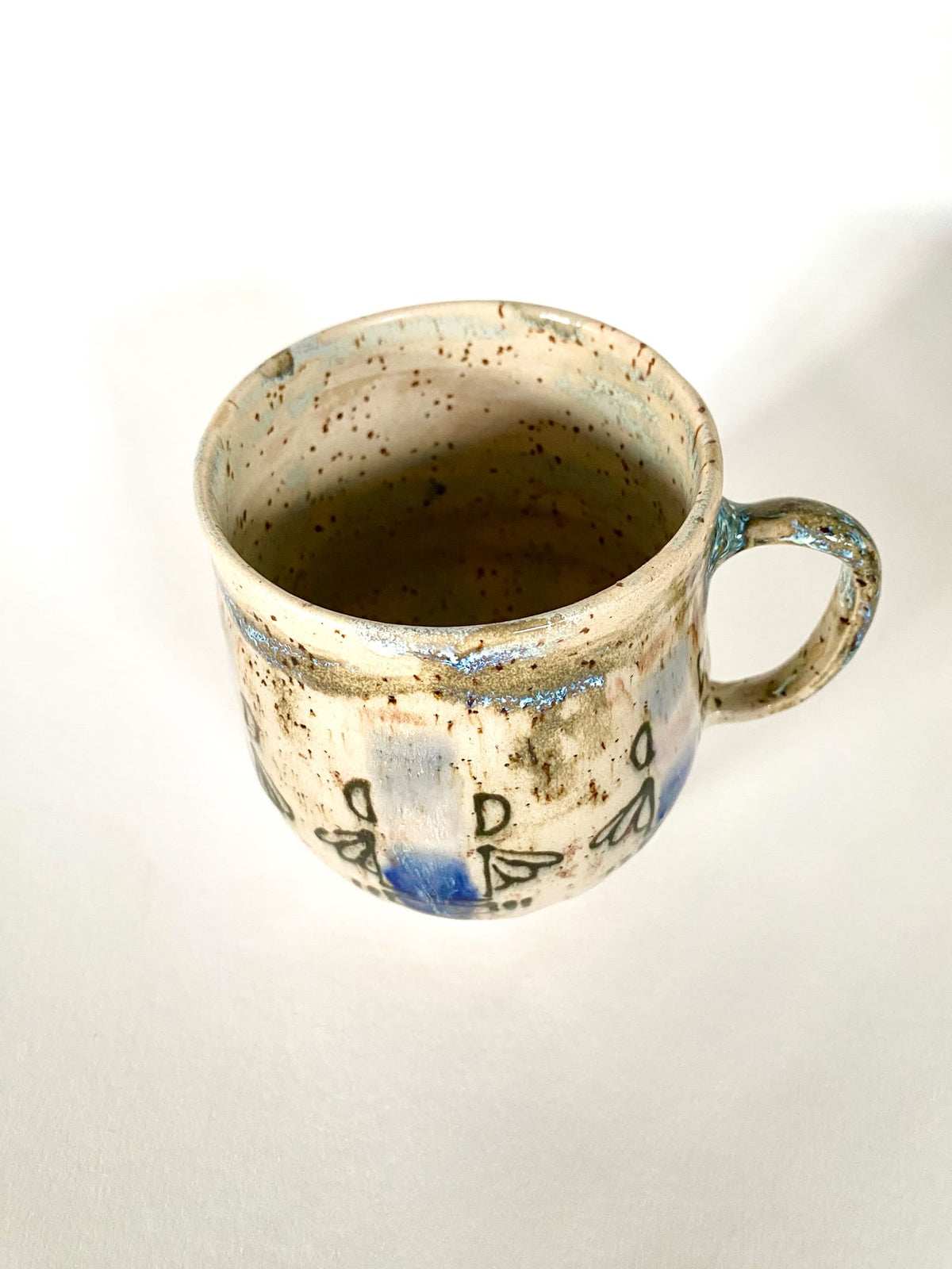 Tasse mit Henkel Muster blau