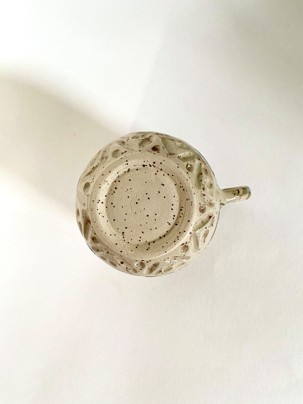 Tasse mit Henkel Muster blau