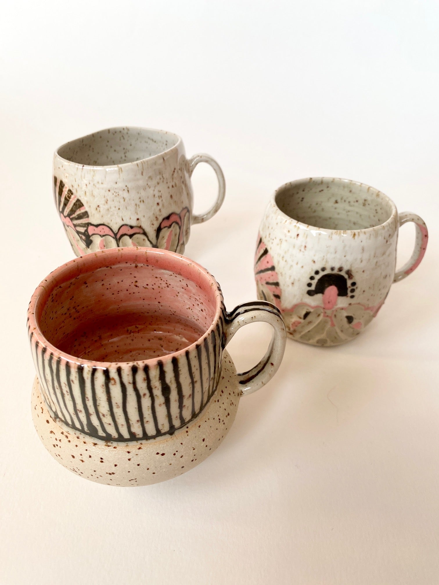 Tasse "Streifen" rosa / schwarz / natur