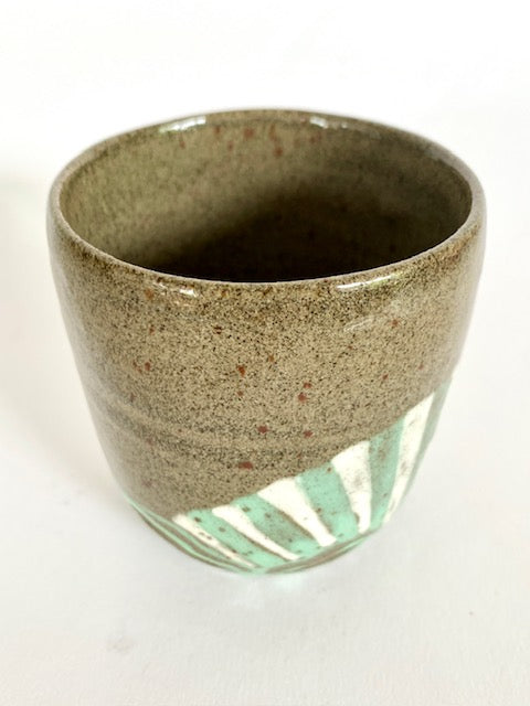Becher  - grauer Ton