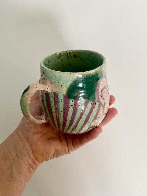 Große Tasse türkis / violett / gestreift