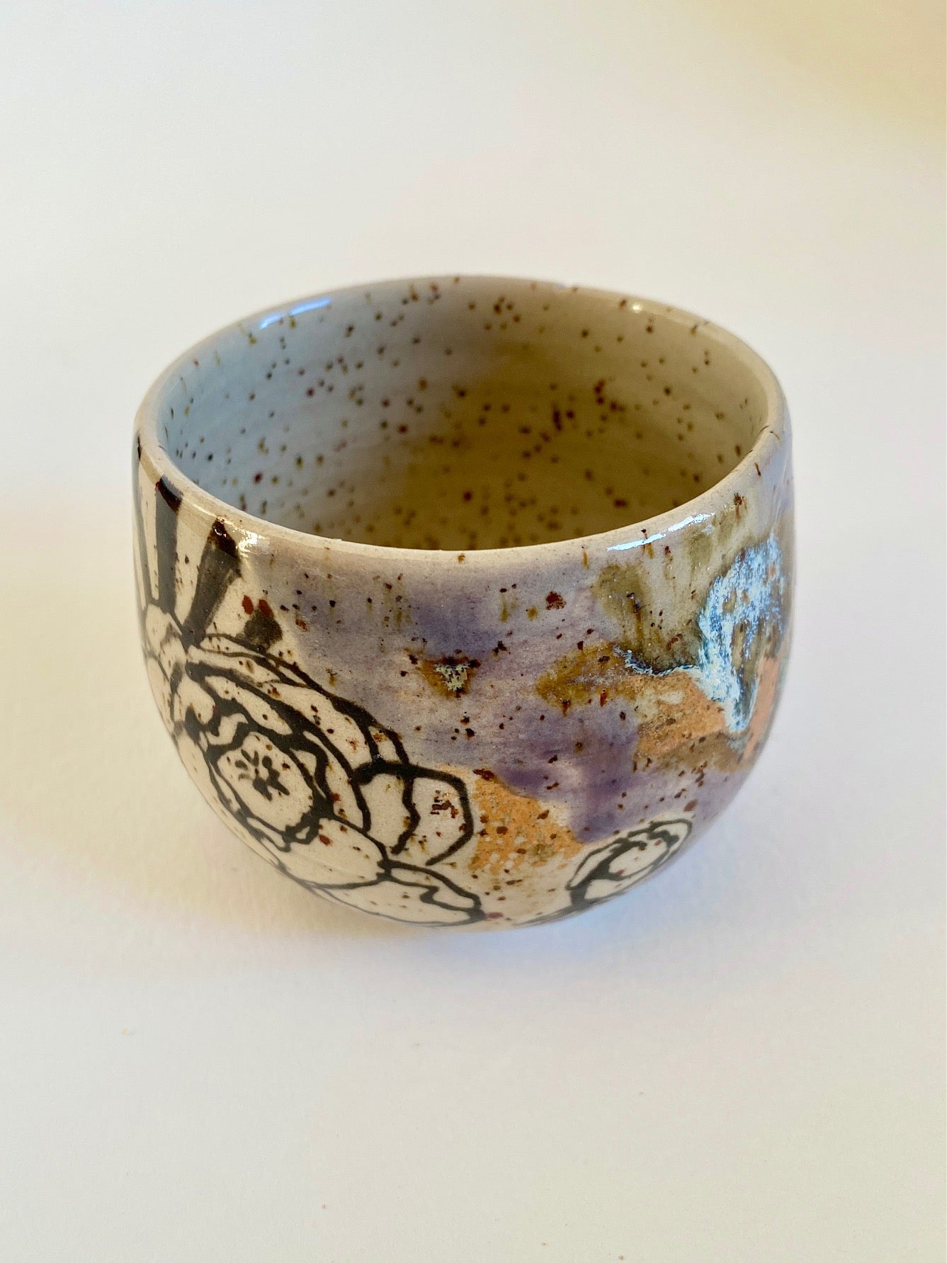 Bauchige Tasse Pfingstrose & Strahlen  lila / orange / mint / bronce / schwarz