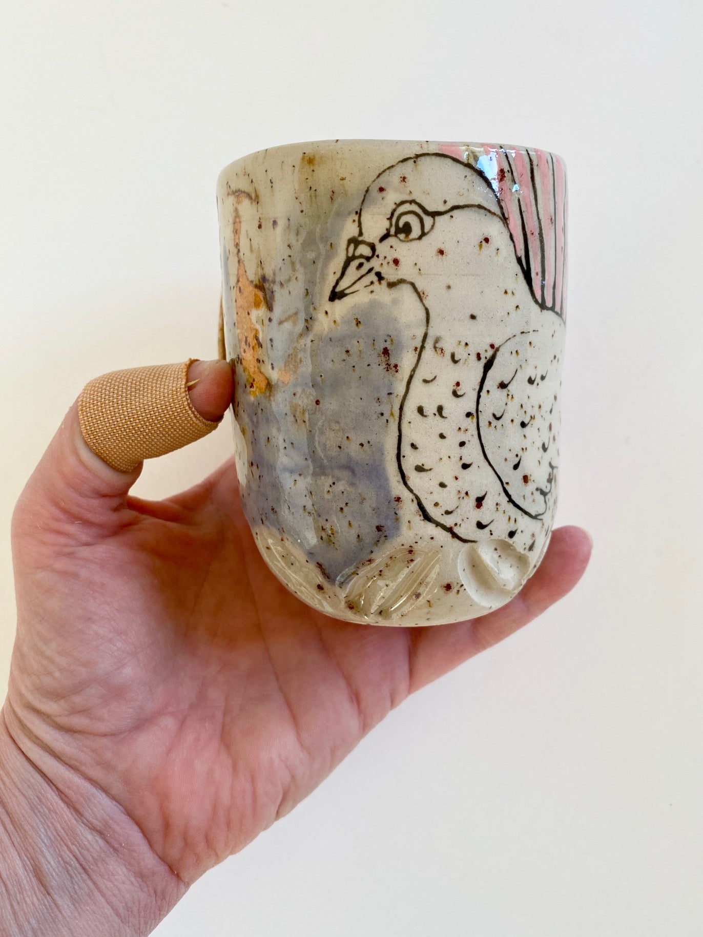 Tasse "Respect the locals" Taube, Strahlen rosa, lang  orange / schwarz / natur / weiß / braun / violett